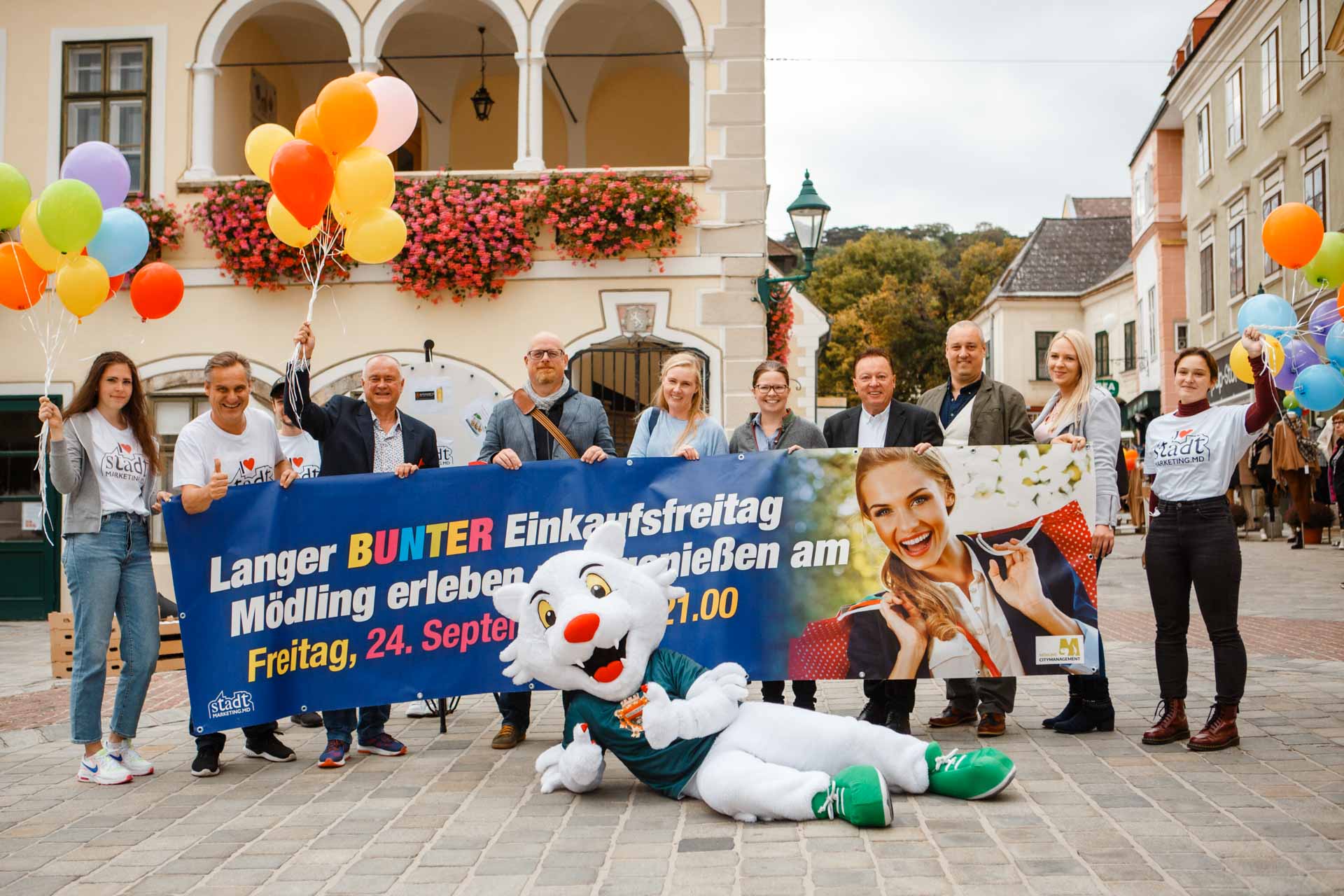 Langer Bunter Einkaufsfreitag mit Unterstützung „von oben“